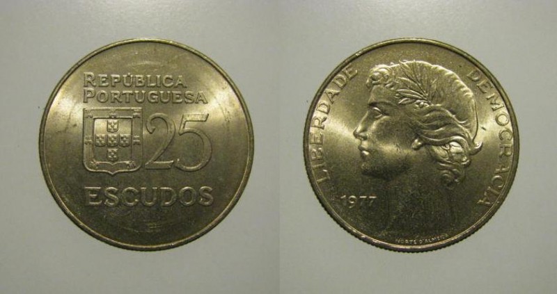 353s KM#607 Portugal - 25 Escudos 1977 (Cupro-Níquel)